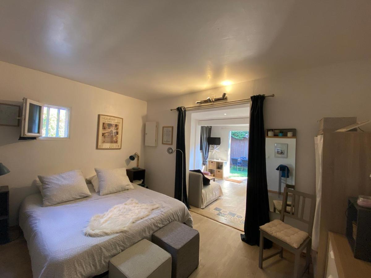 Agreable Studio Proche Sttropez Piscine Et Tennis Gassin Exterior foto