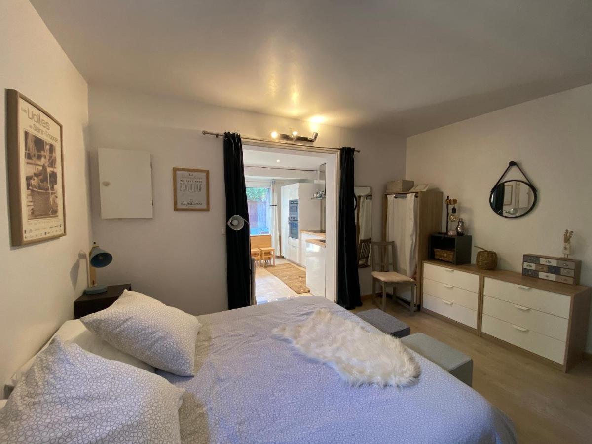 Agreable Studio Proche Sttropez Piscine Et Tennis Gassin Exterior foto