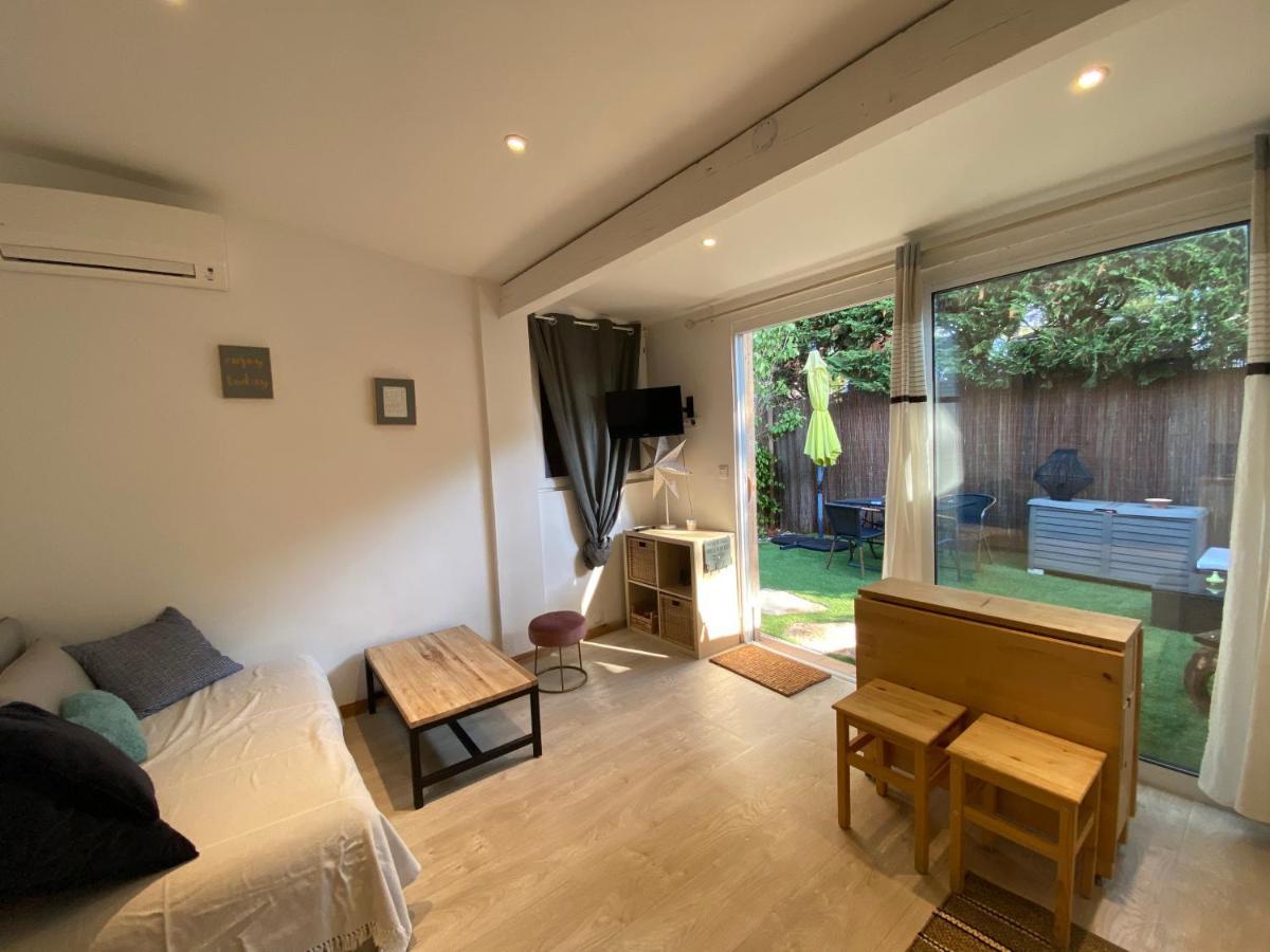 Agreable Studio Proche Sttropez Piscine Et Tennis Gassin Exterior foto